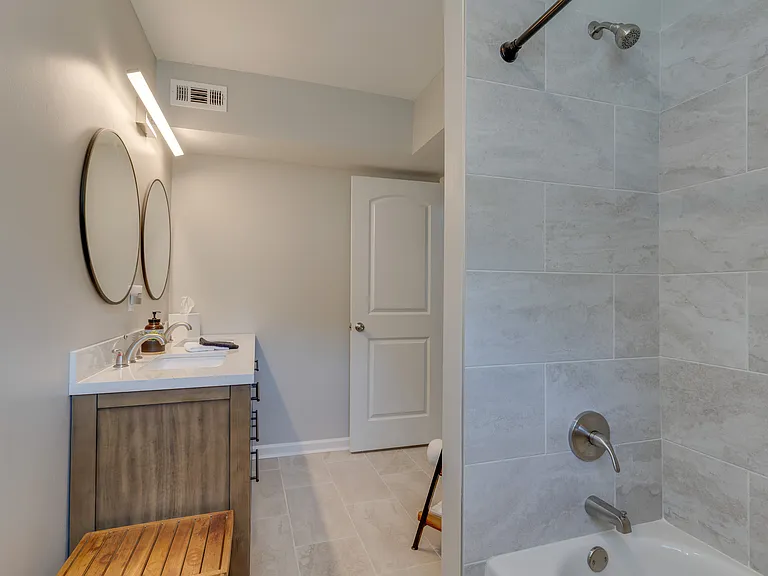 135 Hillsdale Dr — Photo 17