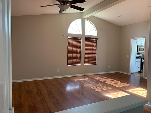 5th image of 44435 Buttercup Ln