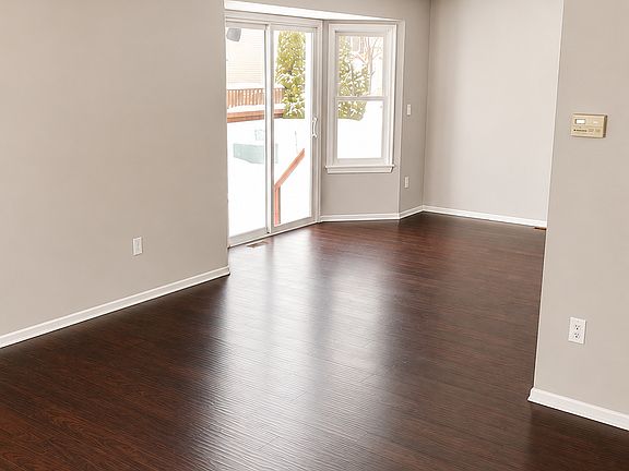 5th image of 381 Lenora Ln