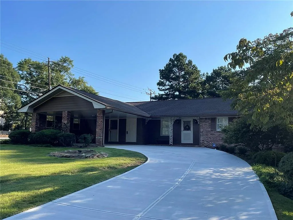 3 bed, 2.0 bath, 1584 sqft, $2,350 — Photo 1