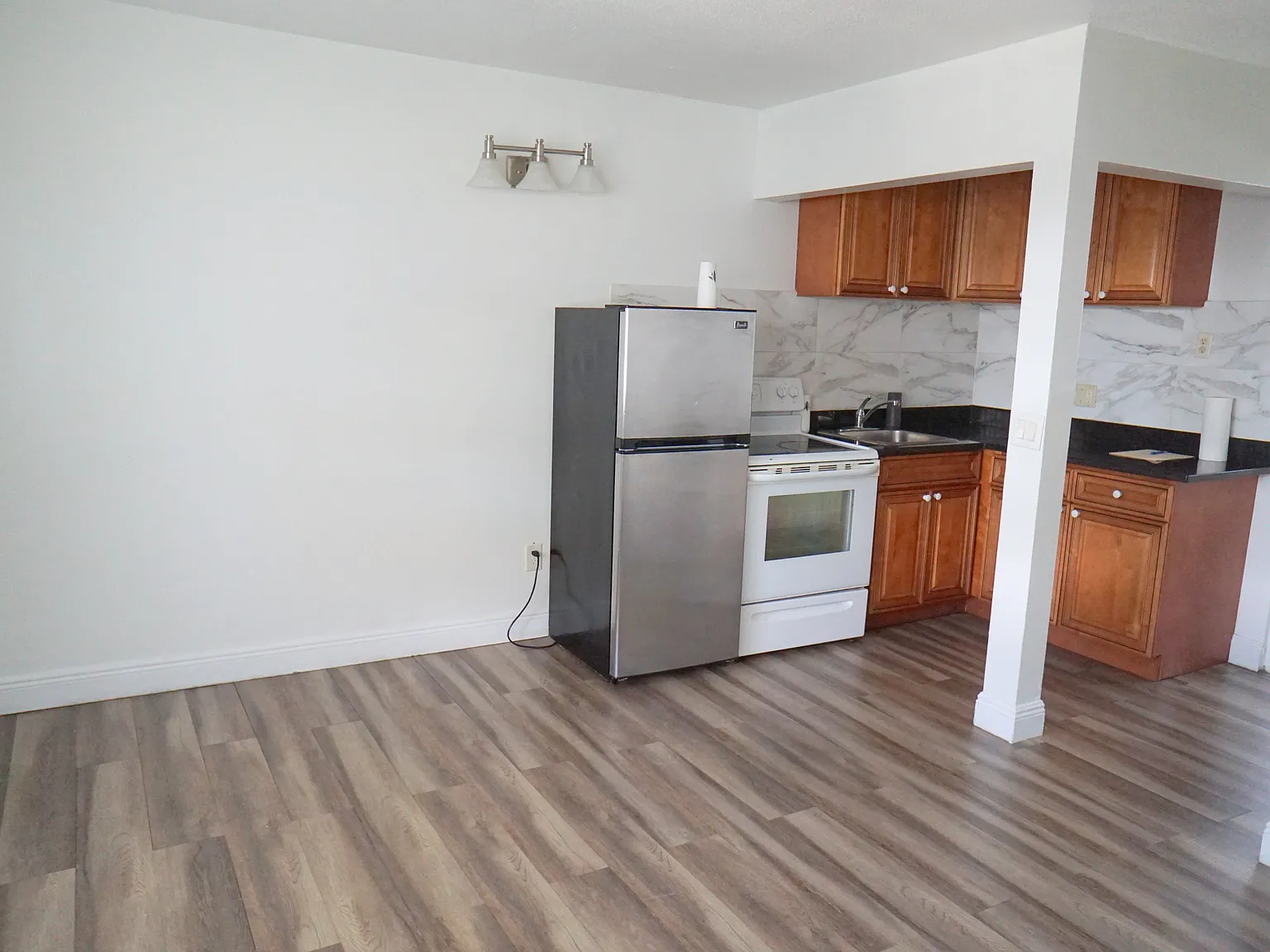 1071 NE 24th Ave — Photo 3