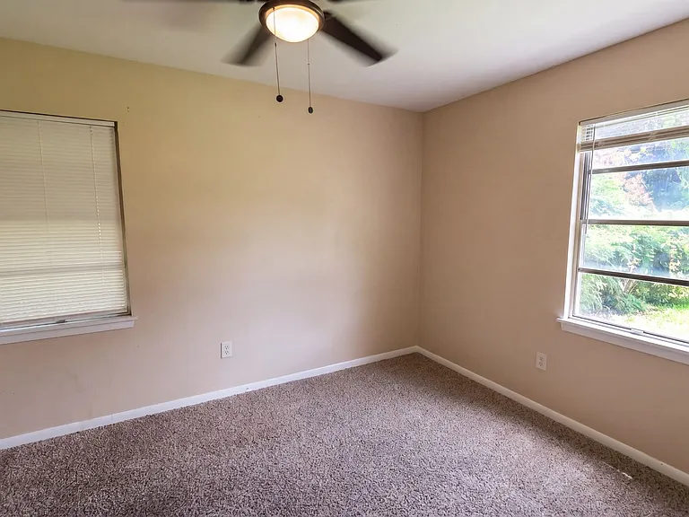 4600 Voss Dr — Photo 12