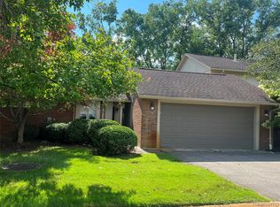 5529 Walnut Cir W, West Bloomfield, MI 48322