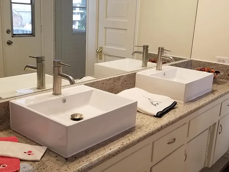 En suite master bathroom