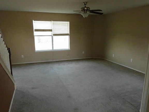 3rd image of 209 Blue Roan Dr
