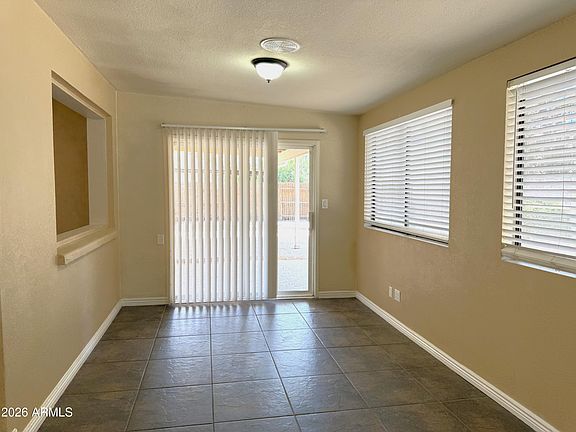 5th image of 624 W KEATS Avenue