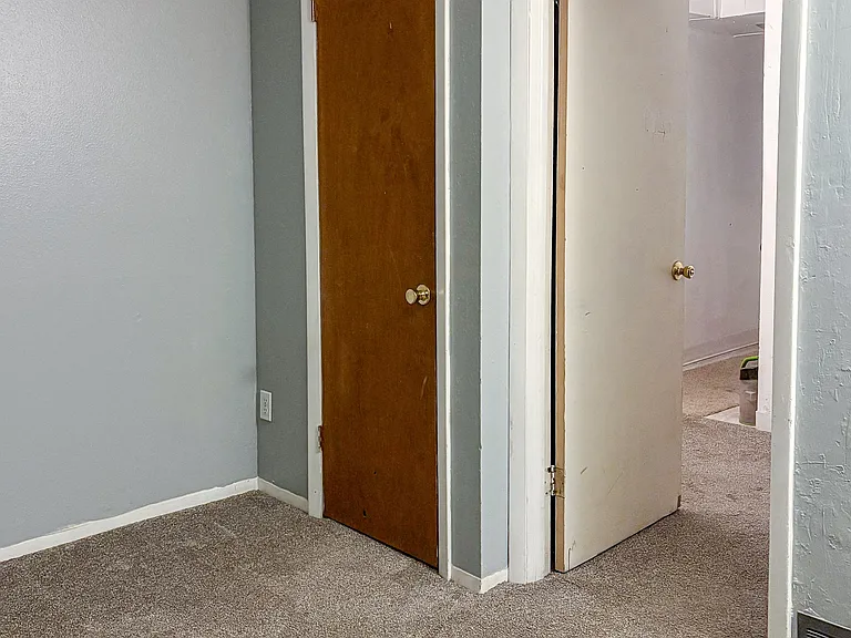 2619 Weir Ave E — Photo 5
