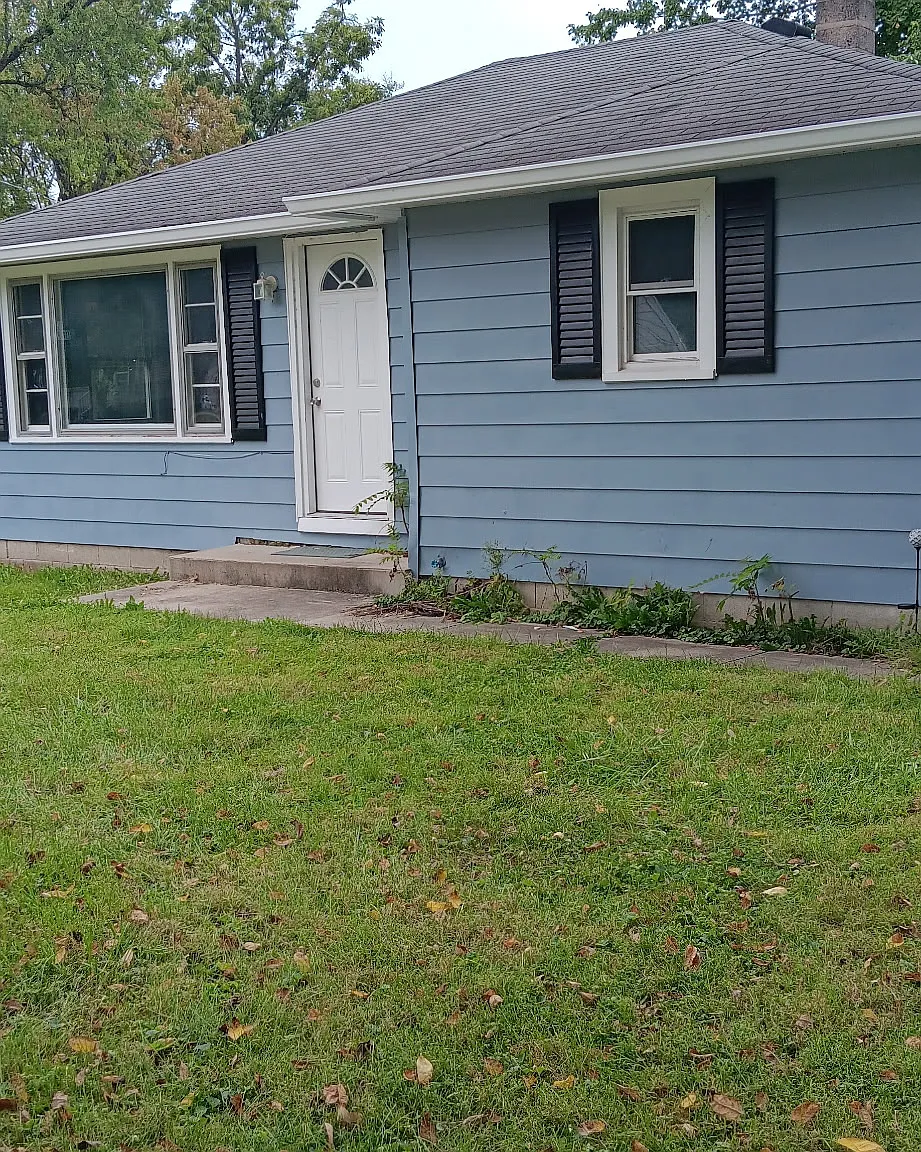 2 bed, 818 sqft, $1,100 — Photo 1