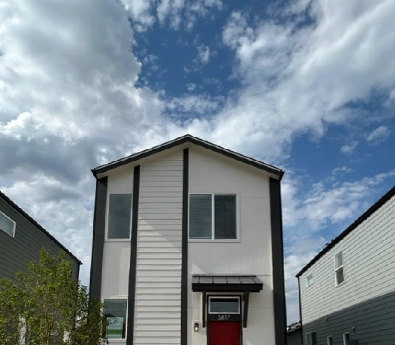 3 bed, 2.5 bath, 1663 sqft, $2,600 — Photo 1