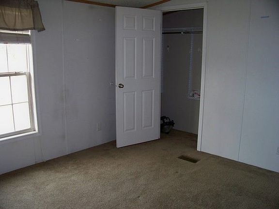 3rd image of 1720 Harris Dr