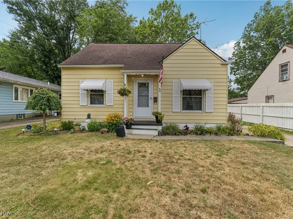 48 Berwyck Dr, Akron, OH 44312