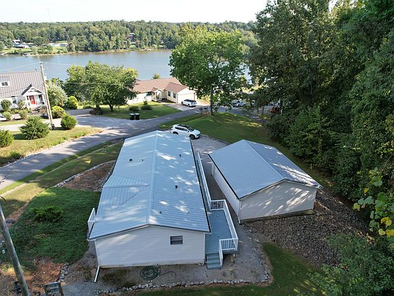 2nd image of 934 Cantrell Rd