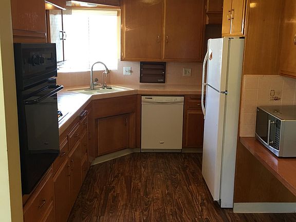 3rd image of 6024 Ashworth St