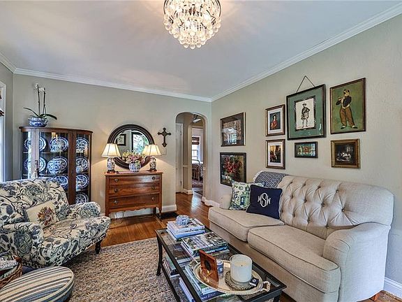 5th image of 800 Acorn Dr