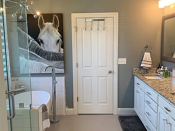 2nd image of 5303 S Braebourne Ct