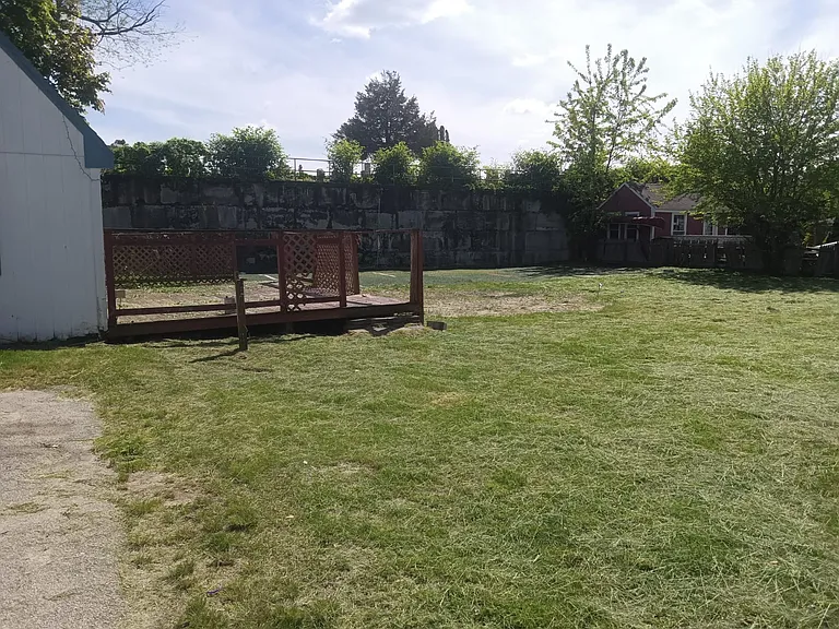16 Valley St — Photo 3