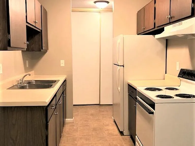 Garden Oaks Apartments — Photo 23