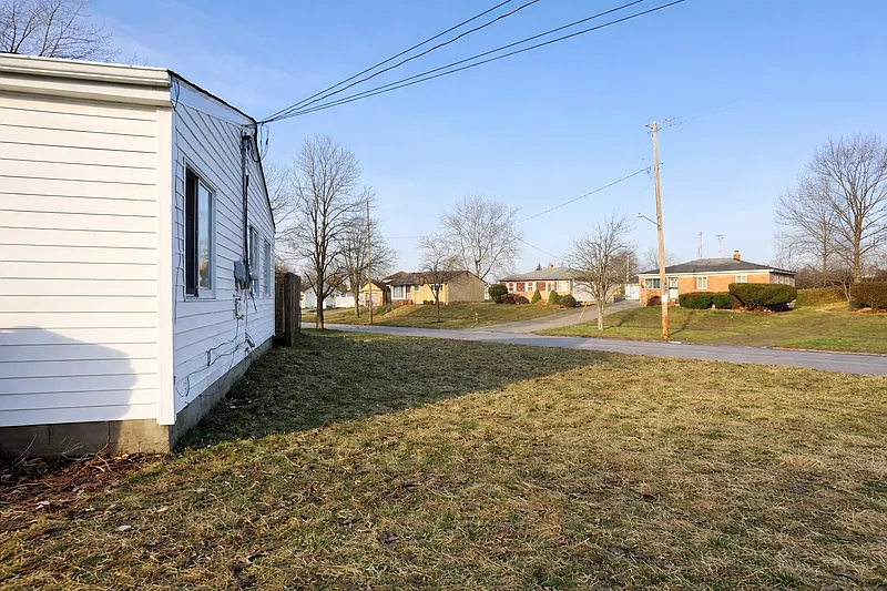 3 bed, 2.0 bath, 1508 sqft, $1,600 — Photo 2