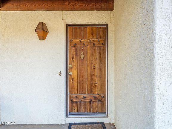 2nd image of 241 W La Canoa