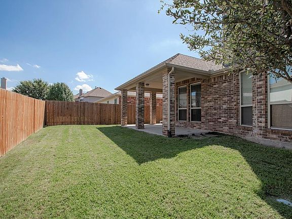5th image of 709 Lake Forest Trl