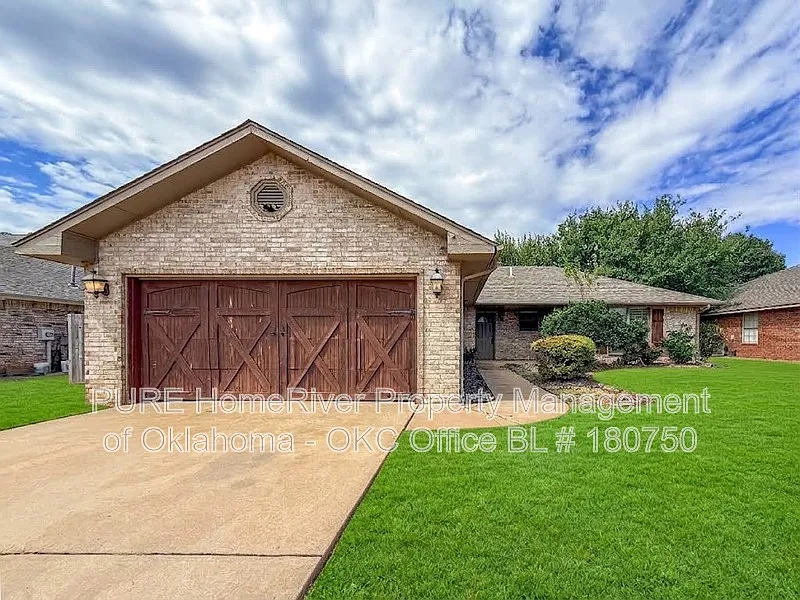 2521 Ridgewood Dr