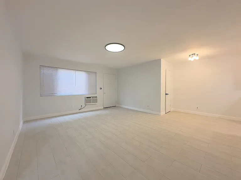 21828 Belshire Ave #15 — Photo 7
