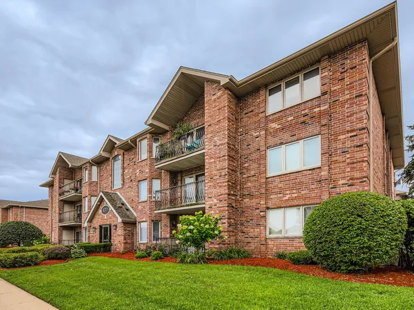 6211 W 94th St APT 3SW, Oak Lawn, IL 60453