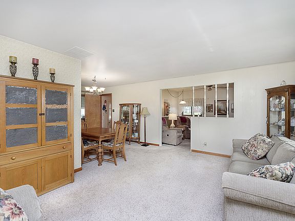 5th image of 103 N County Road 300 E