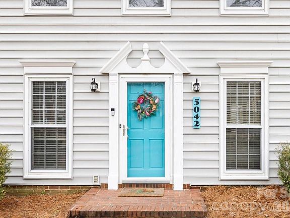 3rd image of 5042 Virginian Ln