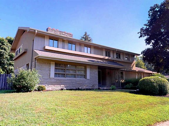 2nd image of 444 Lourdes Ln