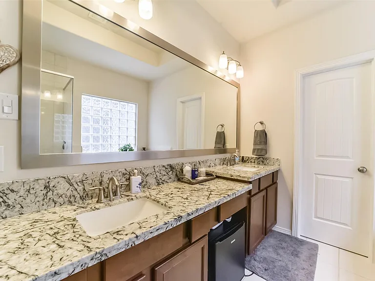 1517 Miles Oaks Pl — Photo 23