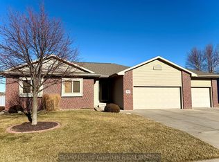 4012 Indianhead Dr, Grand Island, NE 68803