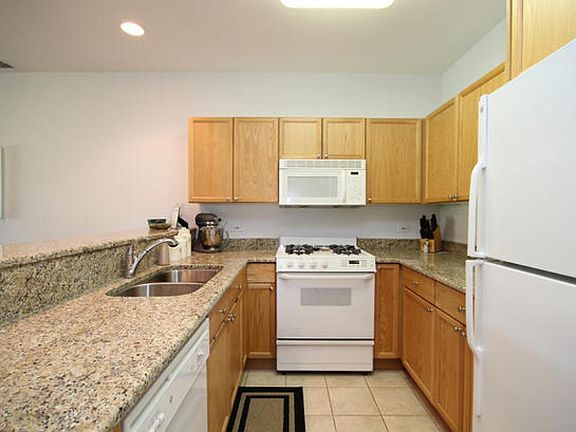 4th image of 140 N Euclid Ave APT 205