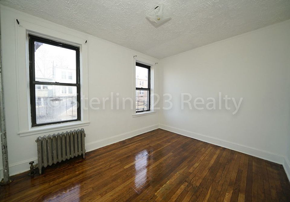 1st image of 2119 27th St APT D2