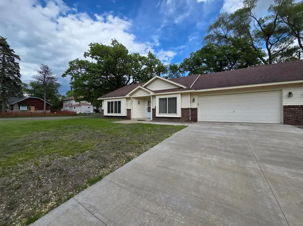 2110 Green Ave, Anoka, MN 55303