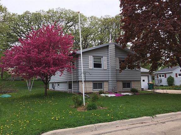 2nd image of 210 McArthur Dr