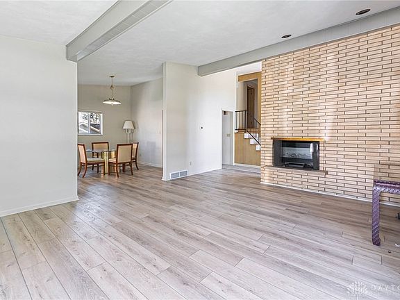 5th image of 635 Rockhill Ave