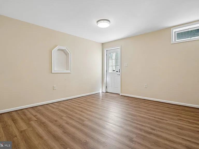 9059 Galvin Ln — Photo 57