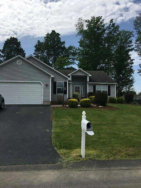 1st image of 121 Beresford Ln