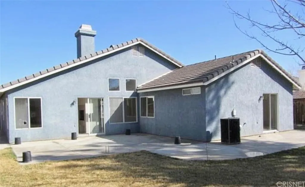 3036 Christina St photo 1