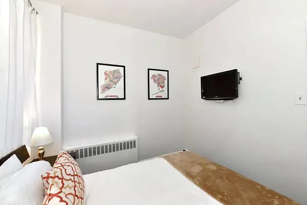 Rented by Corcoran | media 23