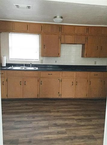 2nd image of 4608 Hemphill St