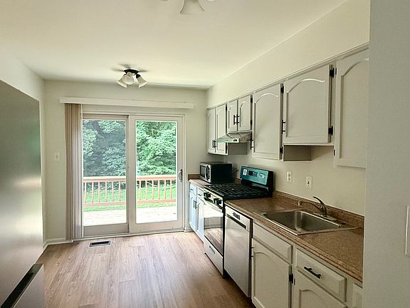 5th image of 7881 Wintercress Ln