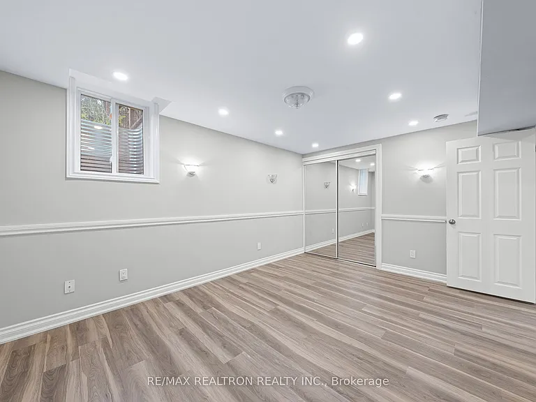 162 Walton Dr #BASEMENT — Photo 15