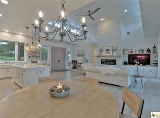 634 Narrows Rd, Blanco, TX 78606