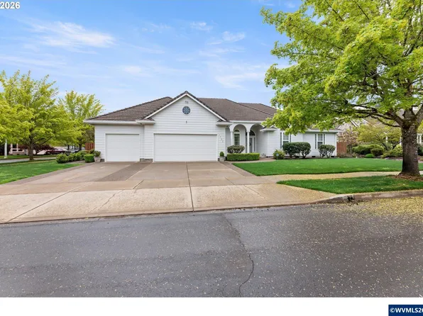 1702 NW Troon Ct, McMinnville, OR 97128