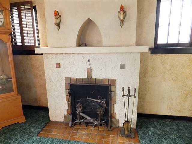 2nd image of 417 E Glass Ave