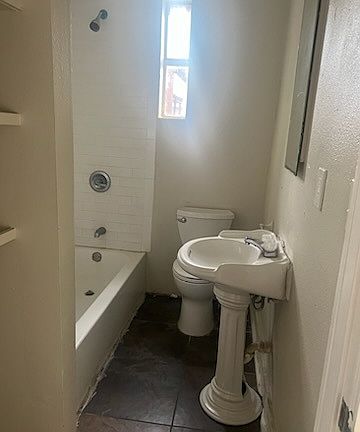 5th image of 110 CANADIAN ST