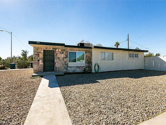 2nd image of 2206 E Oakey Blvd