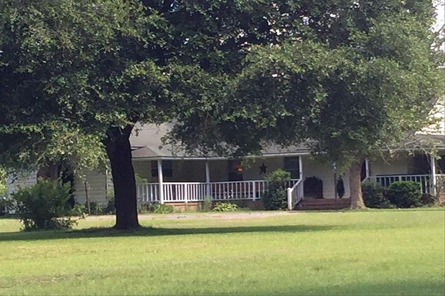 2nd image of 120 E South Oak Rd